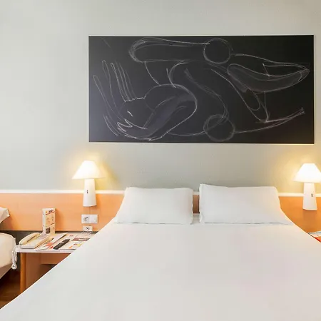 Ibis Hotell *