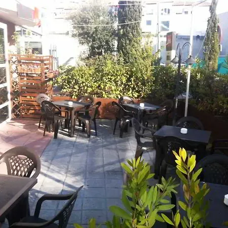 Hotell Ibis *