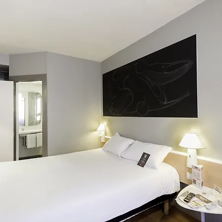 Ibis Hotell *